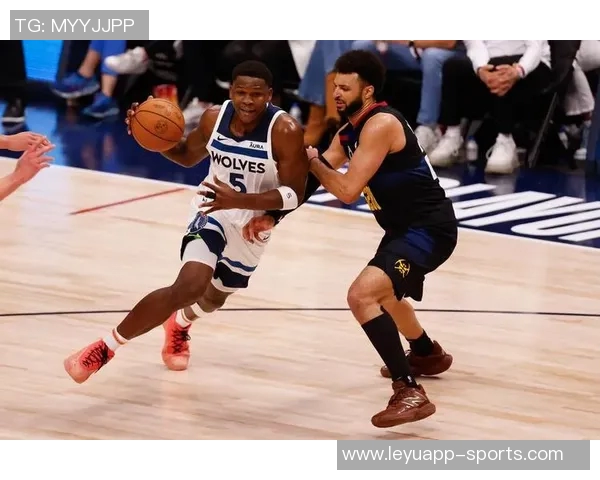 爱德华兹赞康利每场比赛后总是第一个与我沟通解读战术的队友